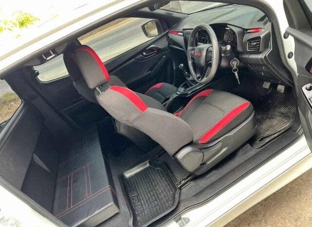 
								ISUZU D-MAX 2022 73,000km full									