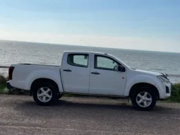 
										ISUZU D-MAX 2018 53,000km full									