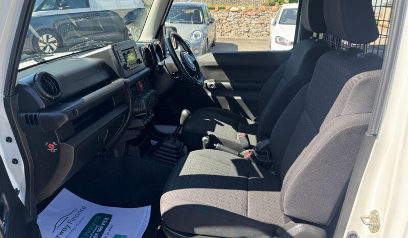 
								Suzuki Jimny 2023 5632km full									