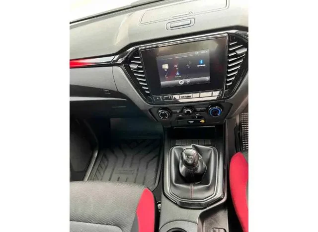 
								ISUZU D-MAX 2022 73,000km full									