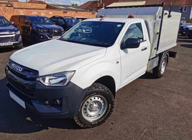 
								ISUZU D-MAX 2024 4,000km full									