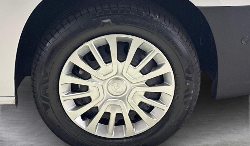 
								Toyota ProAce 2025 (16.09km) full									