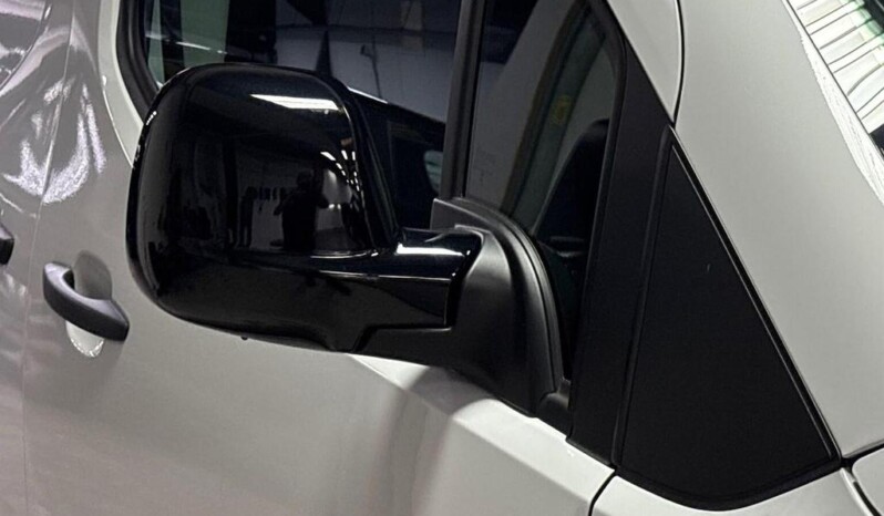 
								Toyota ProAce 2025 (16.09km) full									