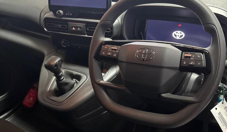 
								Toyota ProAce 2025 (16.09km) full									