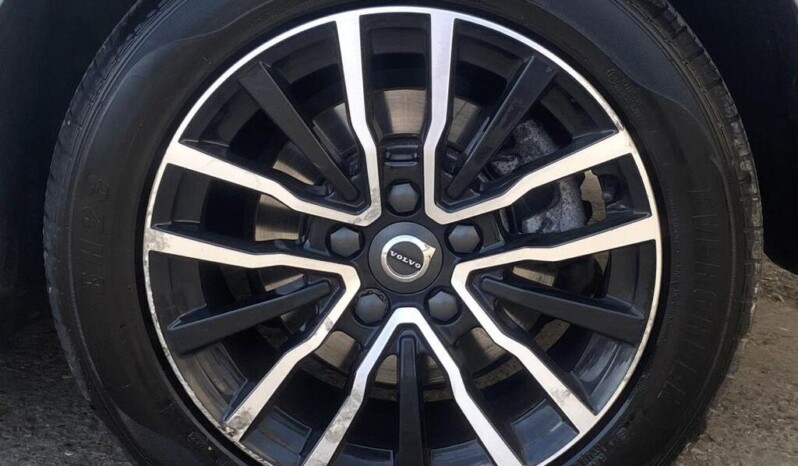 
								Volvo V40 2019 115 872km full									