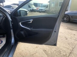 
										Volvo V40 2019 115 872km full									