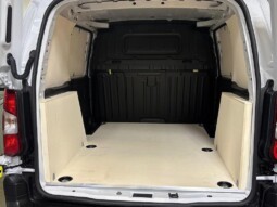 
										Toyota ProAce 2025 (16.09km) full									