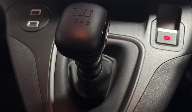 
								Toyota ProAce 2025 (16.09km) full									