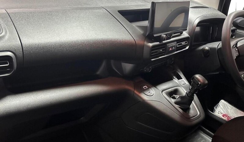 
								Toyota ProAce 2025 (16.09km) full									