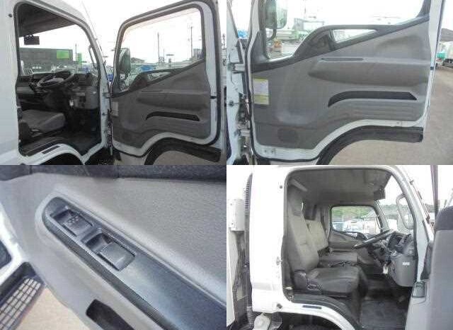 
								Mitsubishi Fuso Canter 2018 (275,011 km) full									