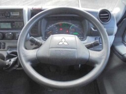 
										Mitsubishi Fuso Canter 2018 (275,011 km) full									