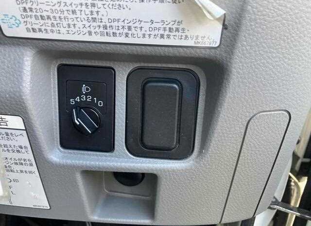 
								Mitsubishi Fuso Canter 2018 (82,248 km) full									