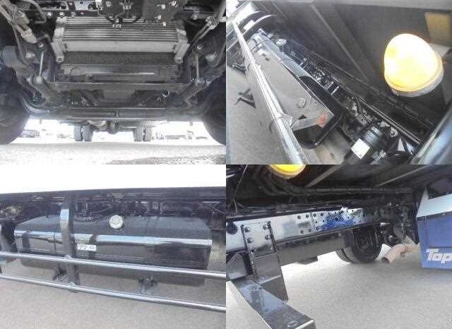
								Mitsubishi Fuso Canter 2018 (275,011 km) full									