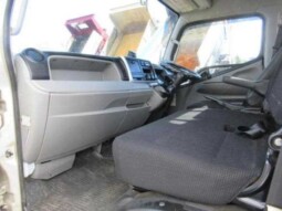 
										Mitsubishi Fuso Canter 2020 177,000 km full									