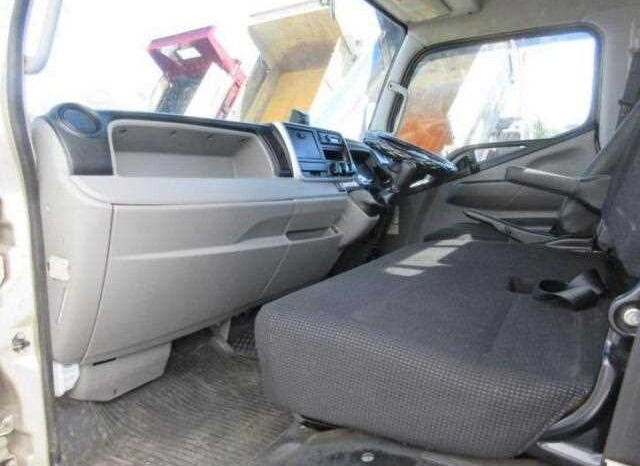 
								Mitsubishi Fuso Canter 2020 177,000 km full									