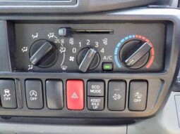 
										Hino Dutro 2018 (410,000 km) full									