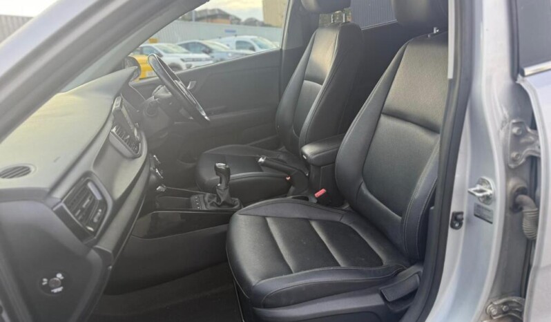
								Kia Rio 2018  116,029 km full									