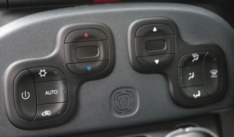 
								Fiat Panda 2022 (10 369km) full									