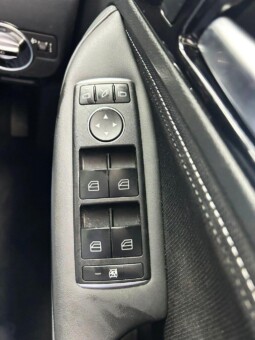 
										Infiniti Q30 2019 77399km full									