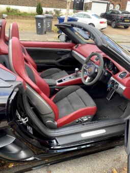 
										Porsche 718 Spyder 7,885km full									