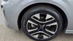 
										Peugeot 208  2024 26691km full									