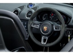 
										Porsche 718 Spyder 9,670km full									