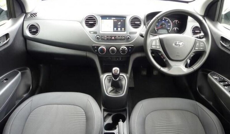 
								Hyundai i10 2020 (10,740km) full									