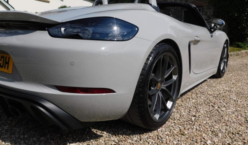 
								Porsche 718 Spyder 13,545km full									