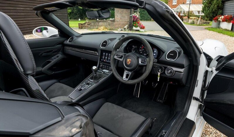 
								Porsche 718 Spyder 9,670km full									