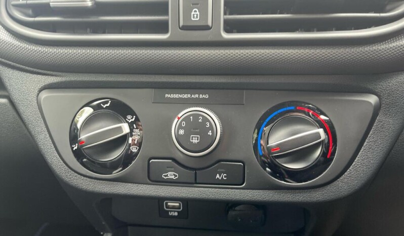 
								Hyundai i10 2022 65,909 km full									