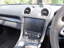 
										Porsche 718 Spyder 13,545km full									