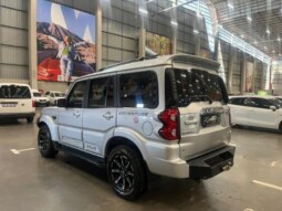 
										The Mahindra Scorpio  2022 48,568 km full									