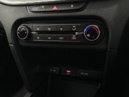 
										Kia Ceed 2022 74,168 km full									