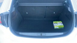 
										Peugeot 208 2024(26,707km full									