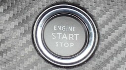
										Peugeot 208  2024 26691km full									