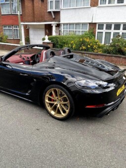 
										Porsche 718 Spyder 7,885km full									