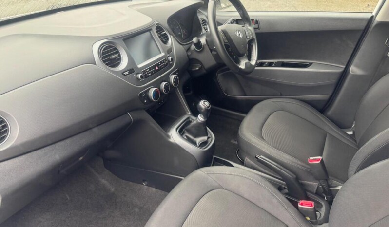 
								Hyundai i10 2019 76,368km full									