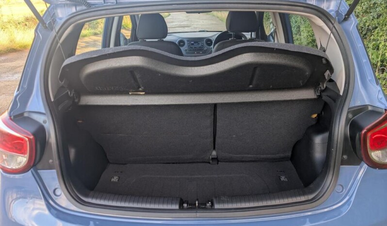 
								Hyundai i10 2018 100,085 km full									