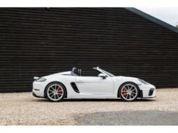 
										Porsche 718 Spyder 9,670km full									