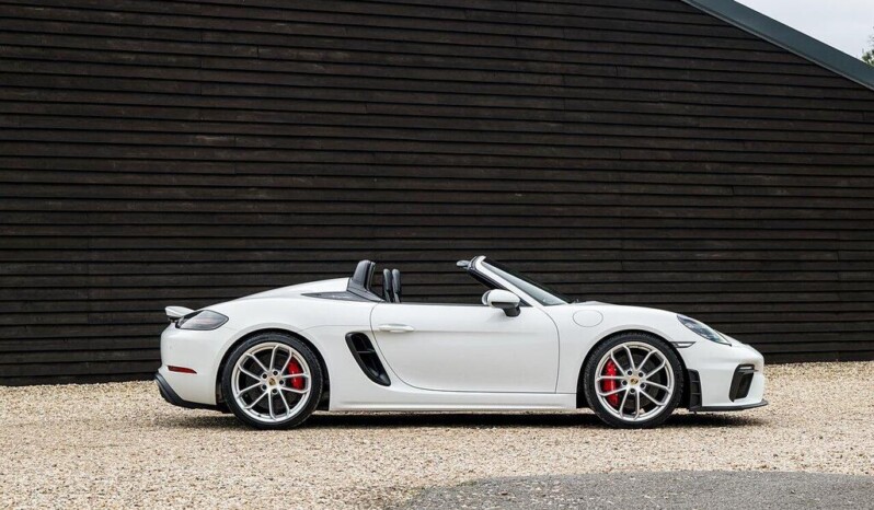 
								Porsche 718 Spyder 9,670km full									
