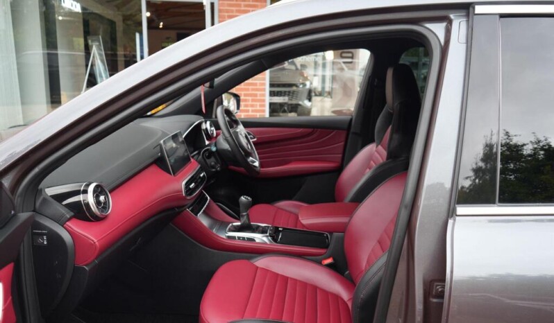 
								MG MG HS 2023 21,858 km full									