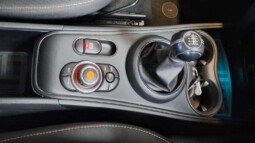 
										MINI Countryman  2018 /134,969 km full									