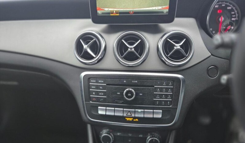 
								The Mercedes-Benz GLA 2019 22,075 km. full									