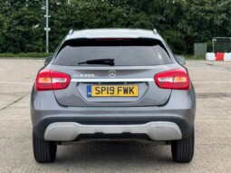 
										Mercedes-Benz GLA 2019 71,900 km) full									