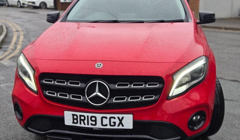 
								The Mercedes-Benz GLA 2019 22,075 km. full									