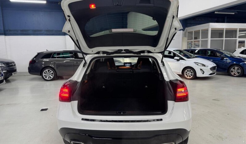 
								Mercedes-Benz GLA 59,550 km) full									
