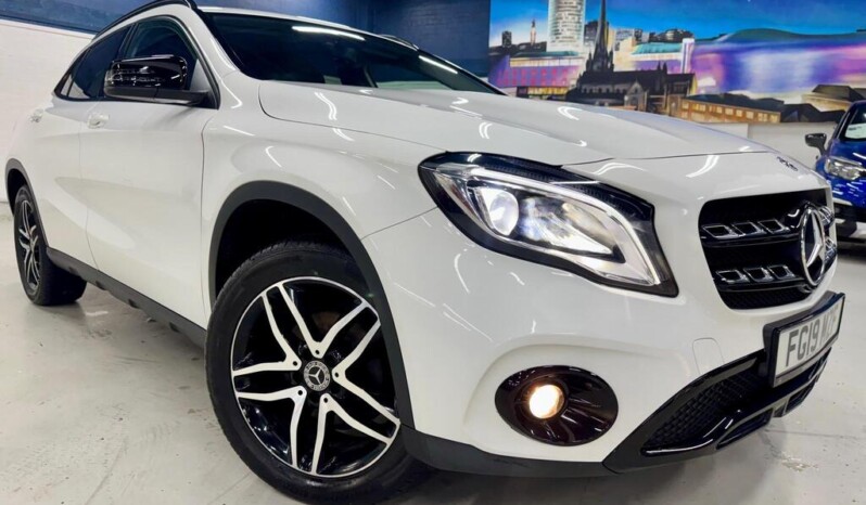 
								Mercedes-Benz GLA 59,550 km) full									