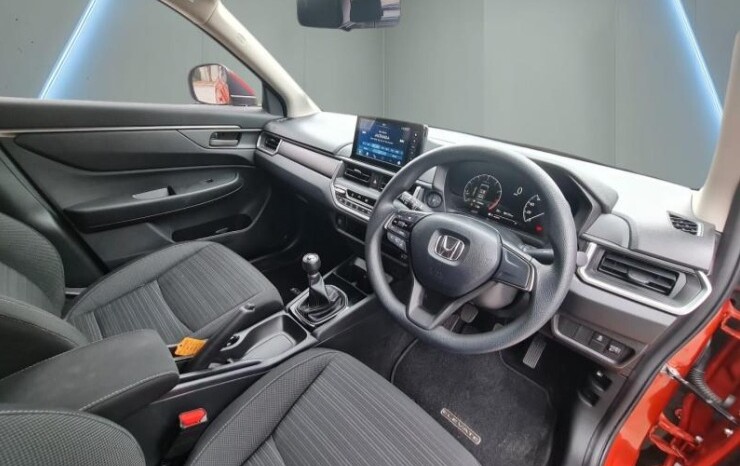 
								Honda Elevate 2025 2500km full									