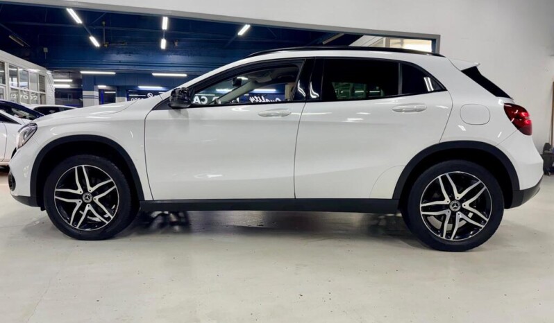 
								Mercedes-Benz GLA 59,550 km) full									