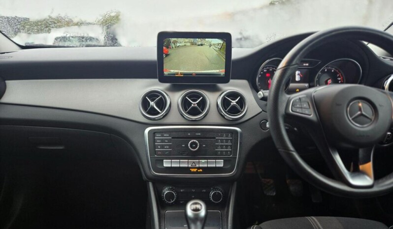 
								The Mercedes-Benz GLA 2019 22,075 km. full									